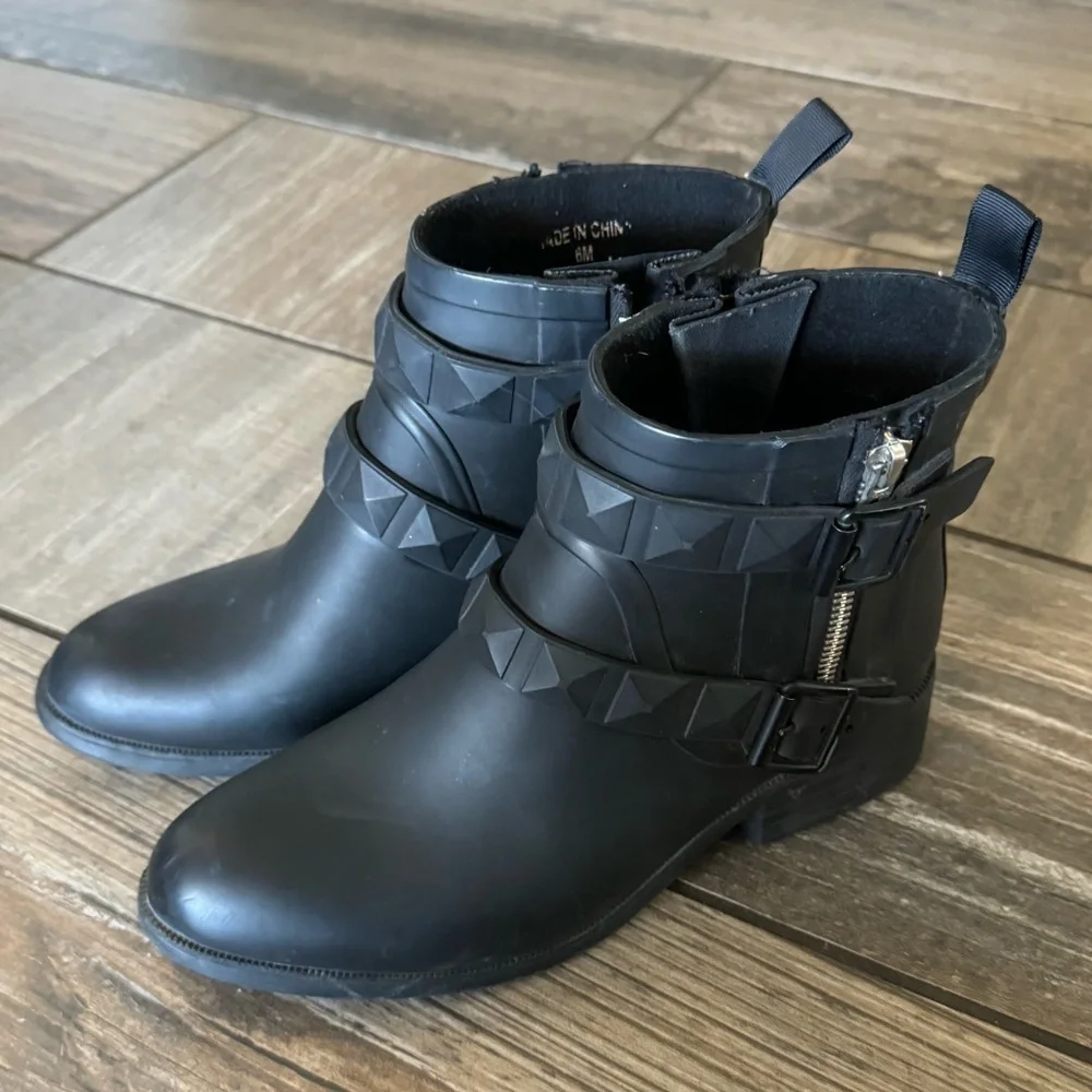 Rebecca Minkoff Black Quincy Rubber Rainboot size 6